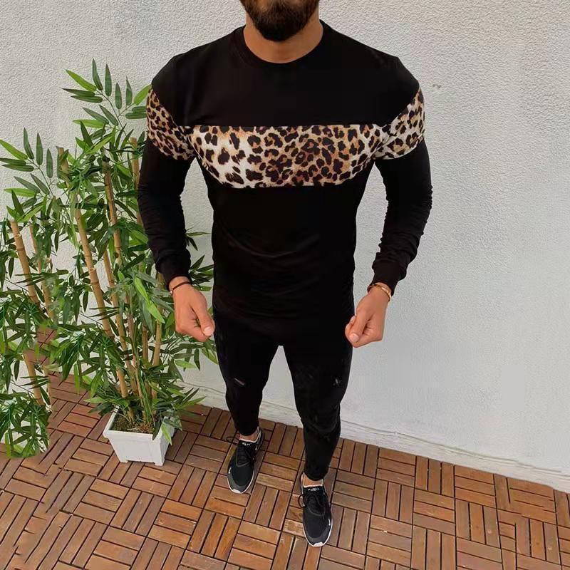 Bedrucktes T-Shirt mit Leopardenmuster