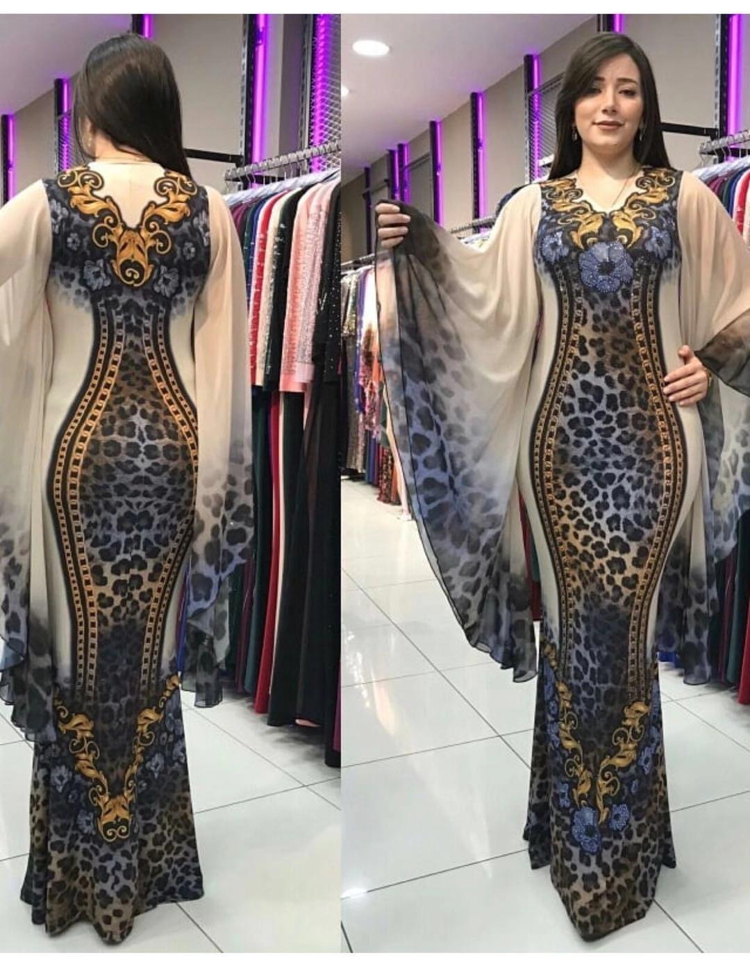 Europäisches und amerikanisches Sommerkleid mit Leopardenmuster