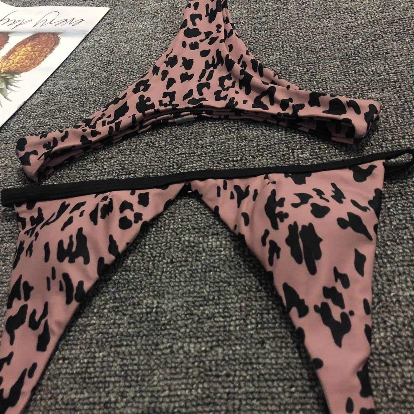 Entblößter Bikini sexy Leopardenmuster