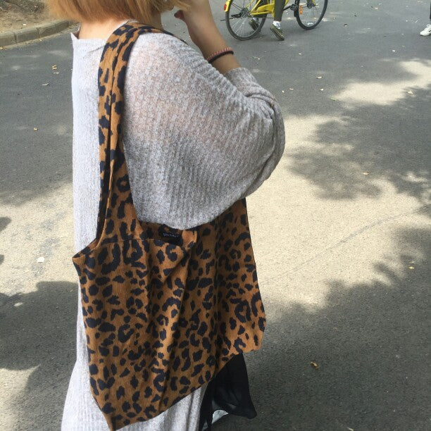 Tasche mit Leopardenmuster aus Kord