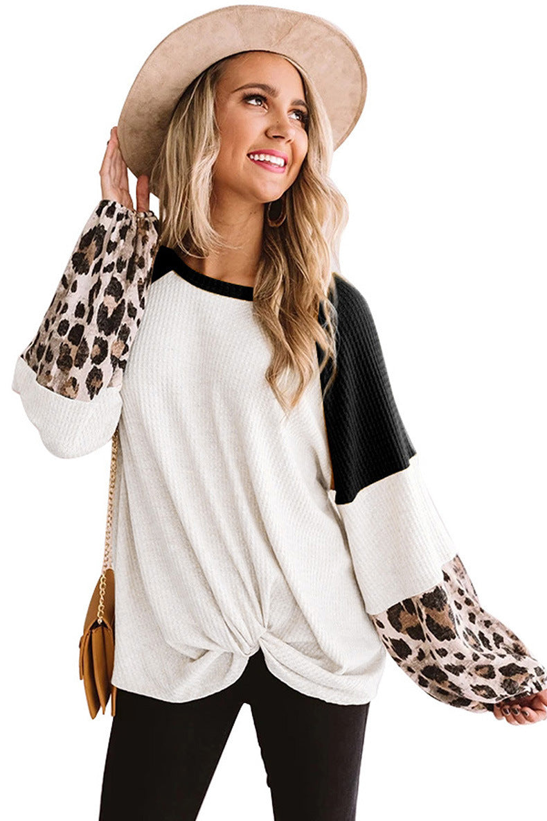 Langärmeliges T-Shirt mit Leopard Print und Ziernähten