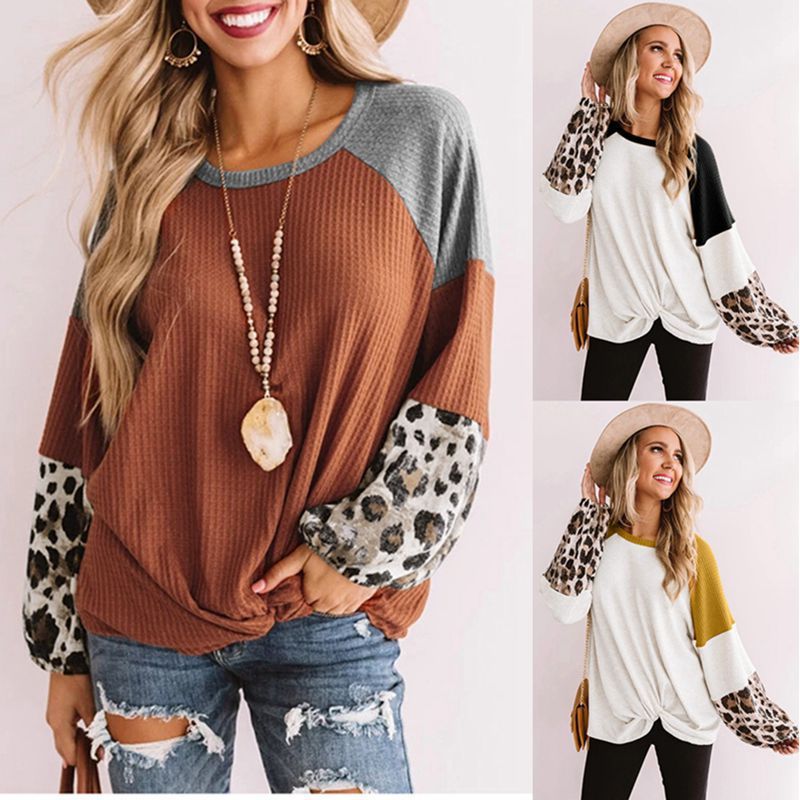 Langärmeliges T-Shirt mit Leopard Print und Ziernähten