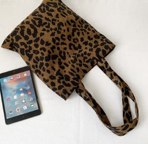 Tasche mit Leopardenmuster aus Kord