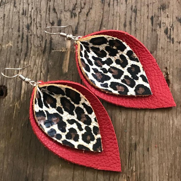 Mehrschichtige Ohrringe mit Leopardenmuster
