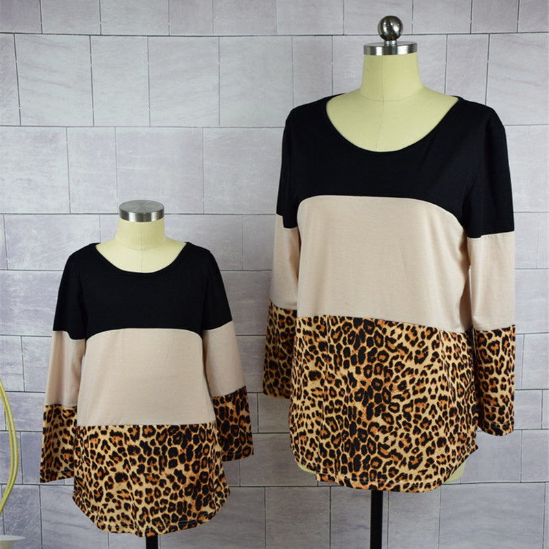 T-Shirt mit kontrastierender Leoparden-Spitze am Rücken