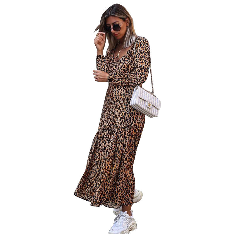 Freizeitkleid mit Leopardenmuster und V-Ausschnitt