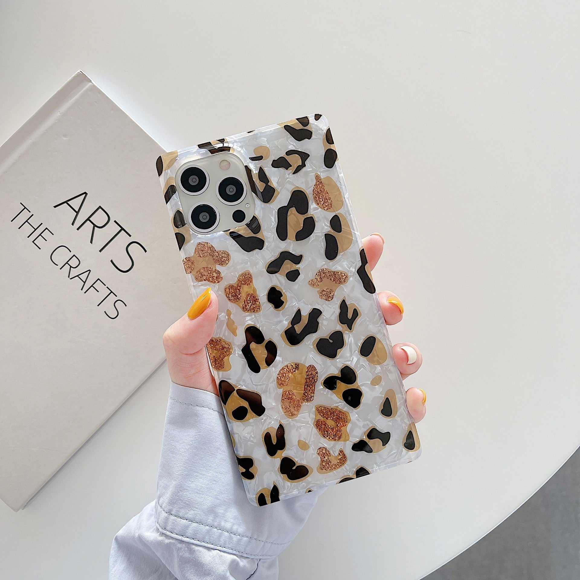 Quadratische Leopard Print Shell Handytasche