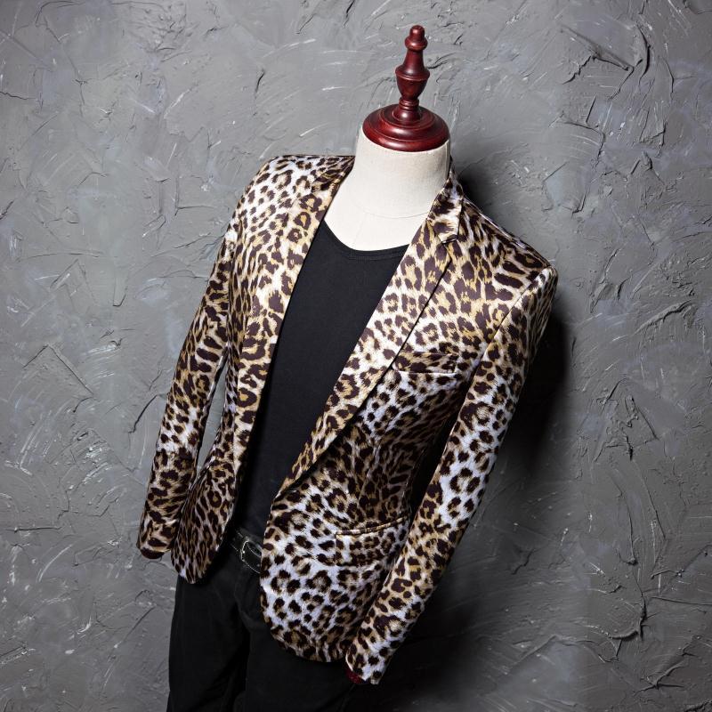 Neu bedrucktes Kleid mit Leopardenmuster