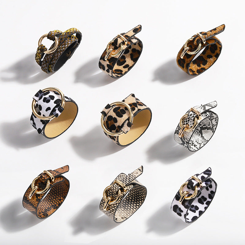 Lederarmband Schlangenhaut Leopardendruck Plüscharmband
