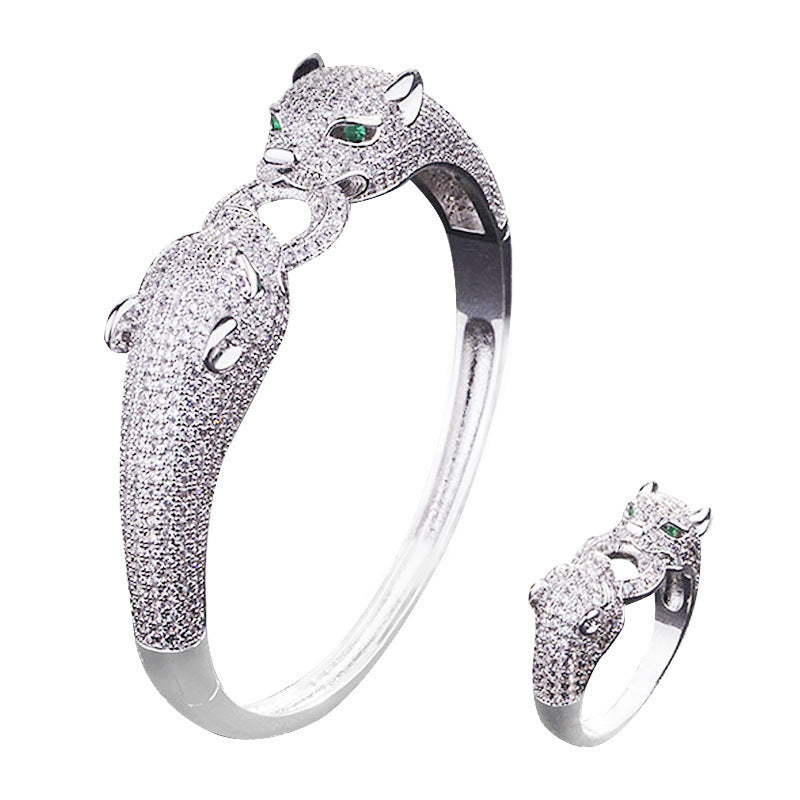 Diamantbesetztes Doppelkopf-Leoparden-Armband