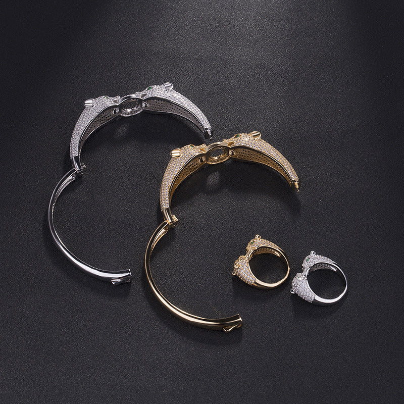 Diamantbesetztes Doppelkopf-Leoparden-Armband