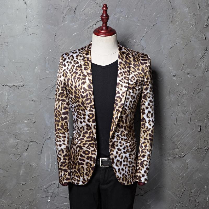 Neu bedrucktes Kleid mit Leopardenmuster