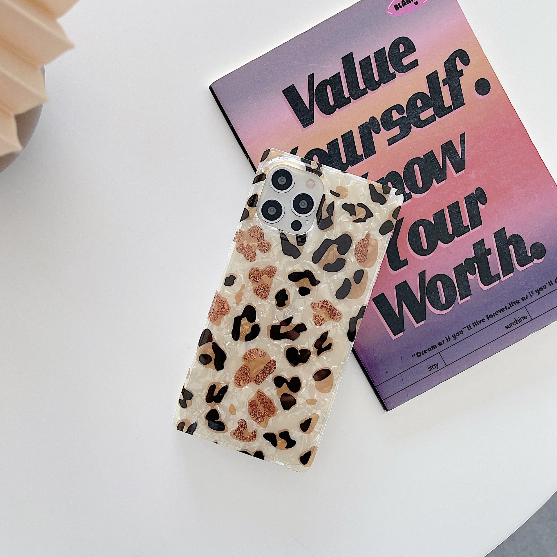 Quadratische Leopard Print Shell Handytasche