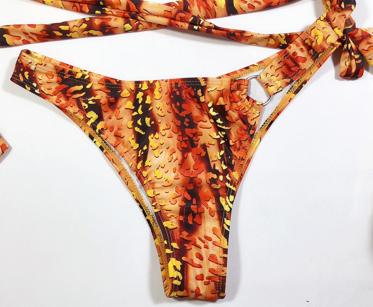 Leopardenmuster Bikini weiblich geteilt