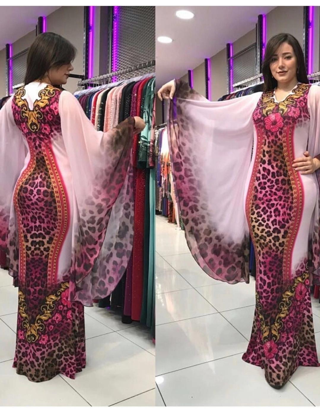 Europäisches und amerikanisches Sommerkleid mit Leopardenmuster