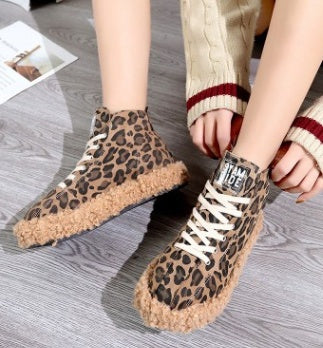 Flache High-Top-Schuhe mit Leopardenmuster