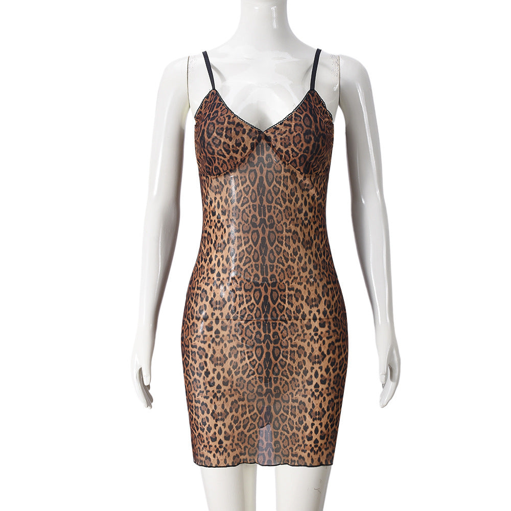 Schmal geschnittenes Minikleid mit Leopardenmuster und V-Ausschnitt