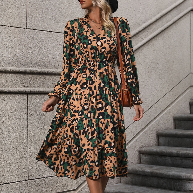 Mittellanges Kleid mit langen Ärmeln und Leopardenmuster für Damen