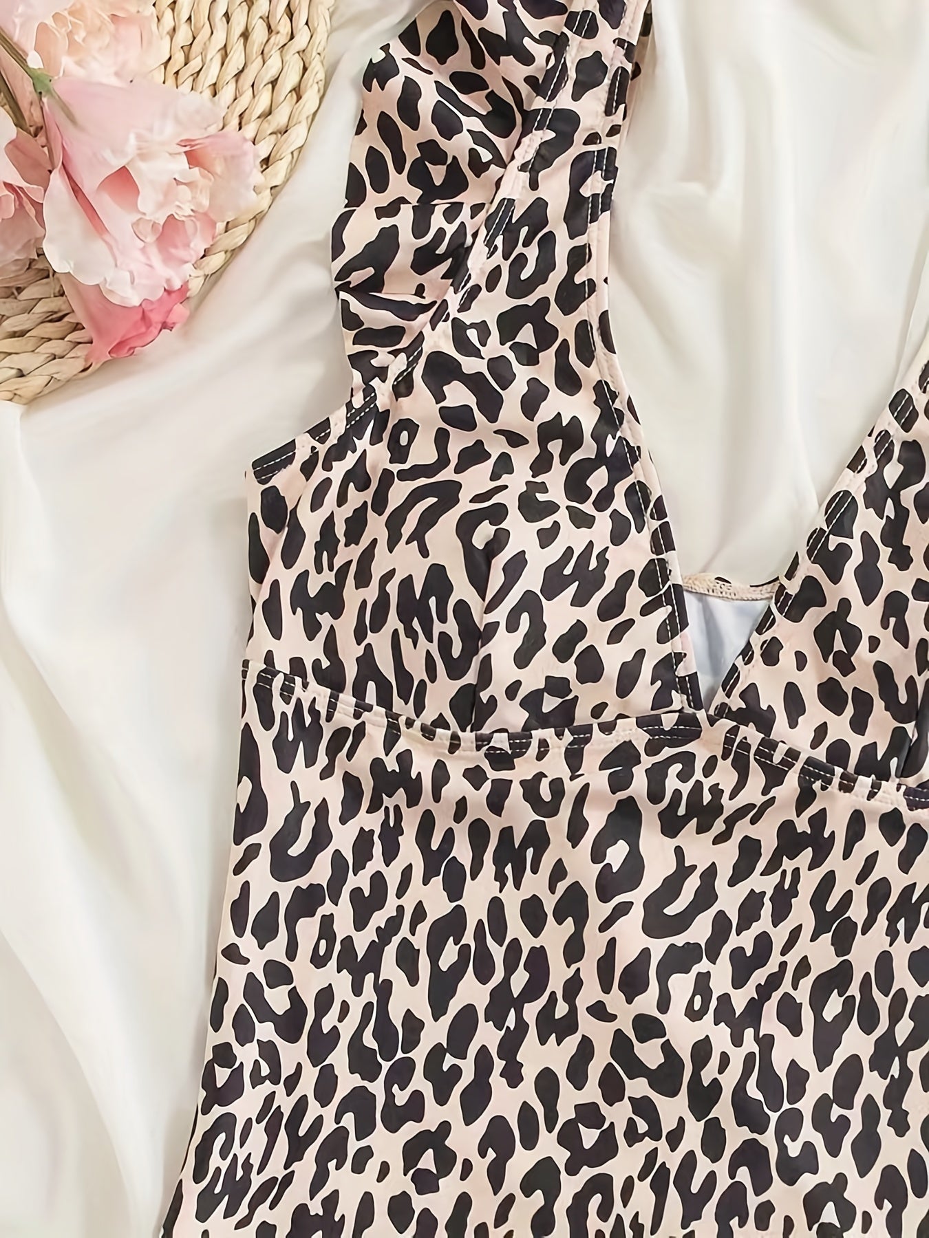 Women's Fashionable Tankini Set, Sexy V-neck Leopard Print Swimsuit, Vacation Style