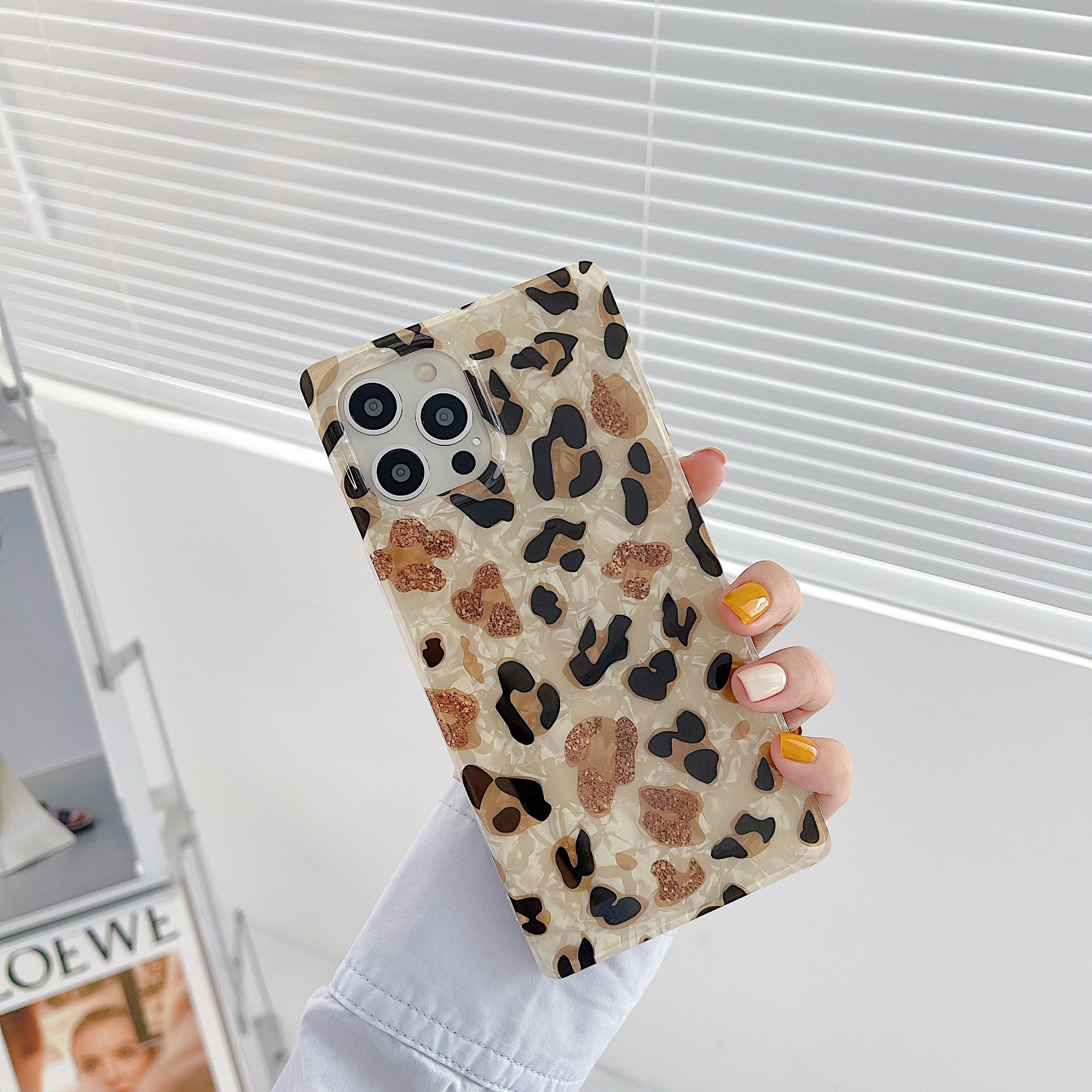 Quadratische Leopard Print Shell Handytasche