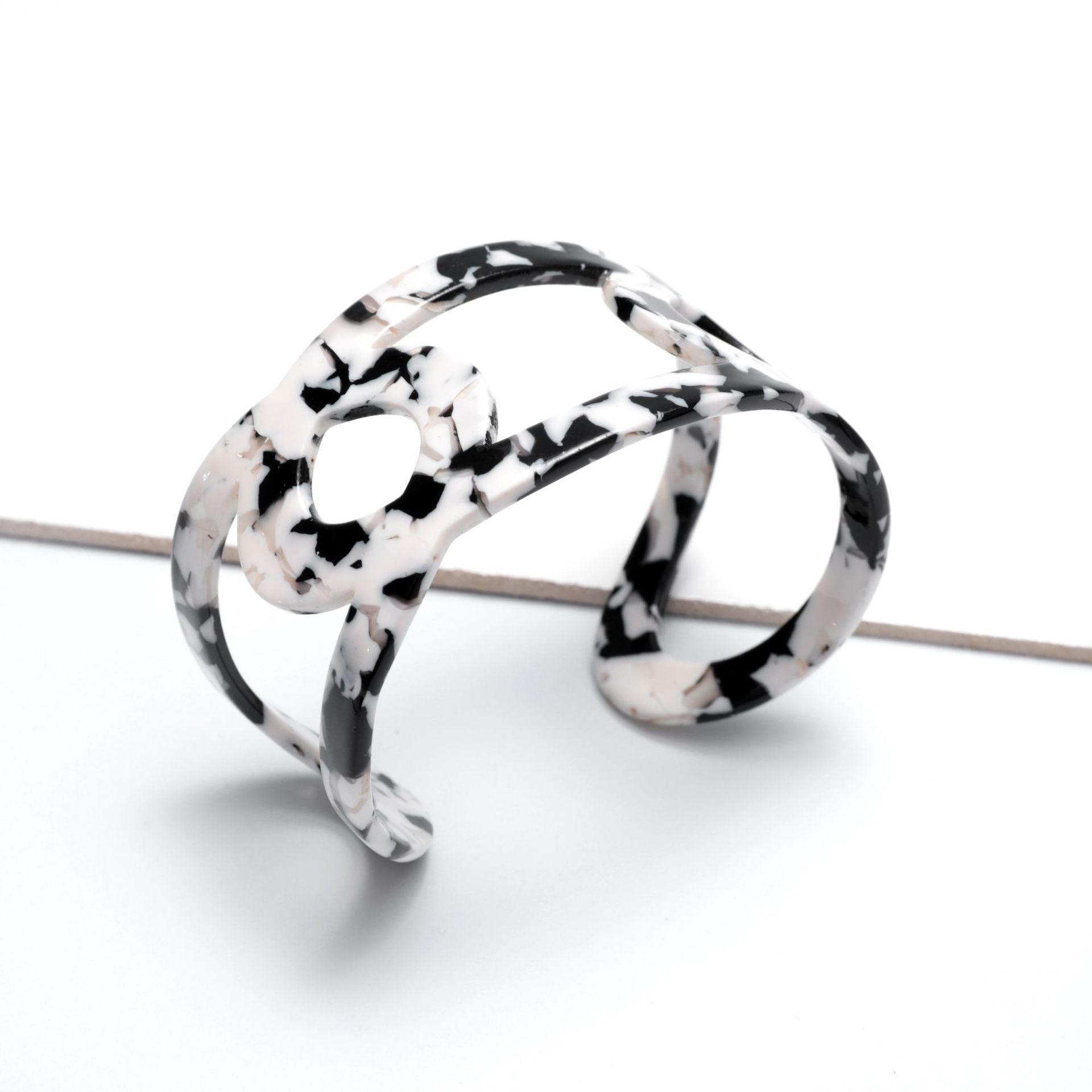 Acryl-Armband mit Leopardenmuster