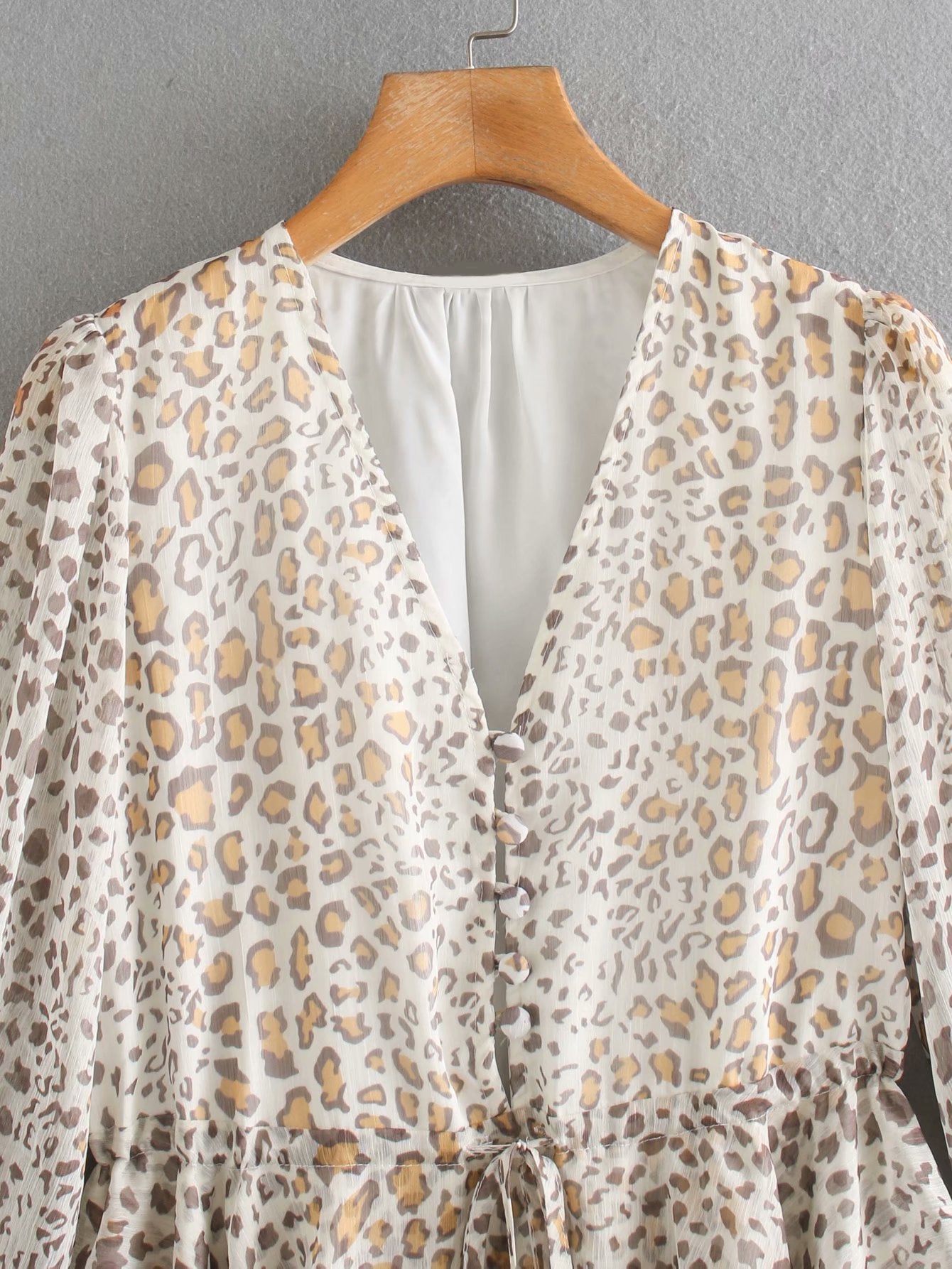 New V-neck Waist Slimming Leopard Print Dress With Ruffles