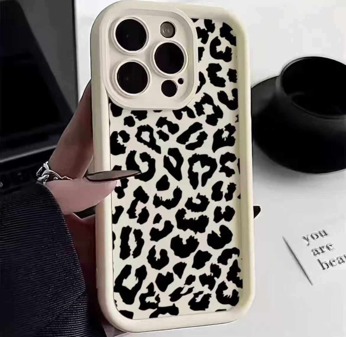 Schwarzer Leopard Print Handytasche Neu