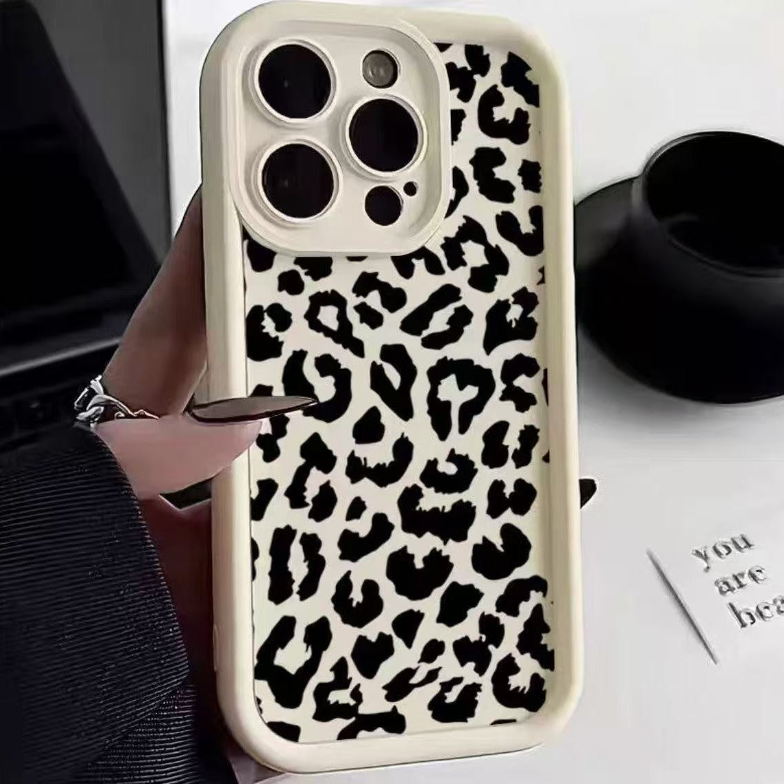 Schwarzer Leopard Print Handytasche Neu