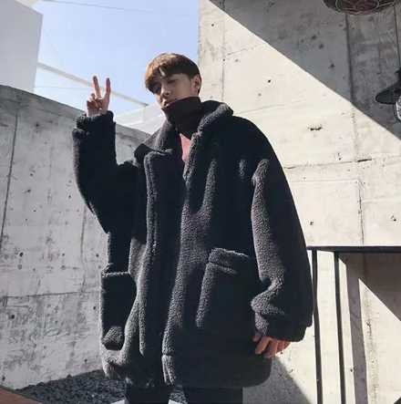 Dicke pelzige warme Jacke