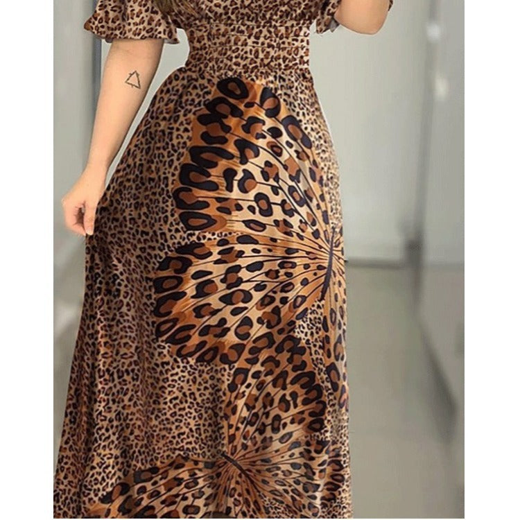 Kleid mit Schmetterlingsmuster und Leopardenmuster an der Schulter