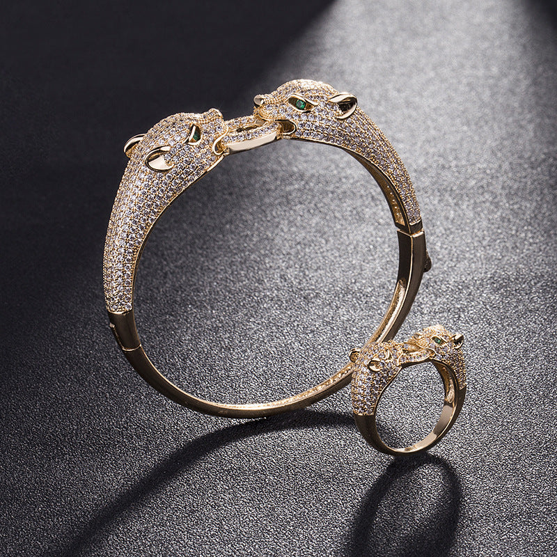 Diamantbesetztes Doppelkopf-Leoparden-Armband