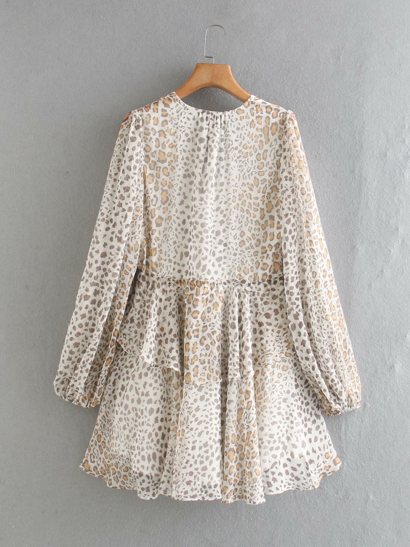 New V-neck Waist Slimming Leopard Print Dress With Ruffles