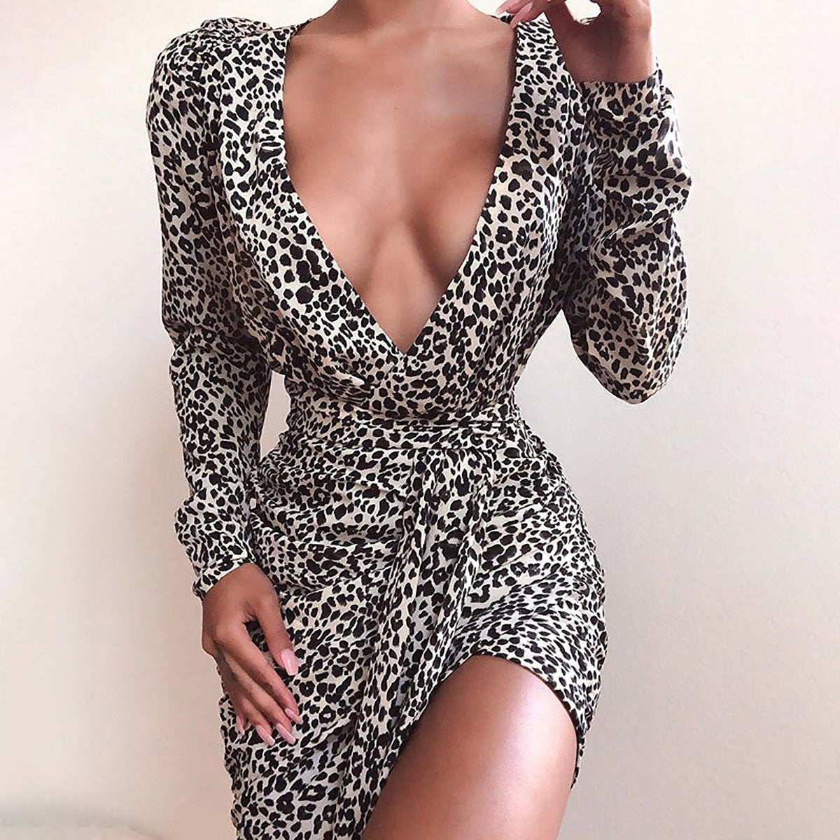 Langärmeliges sexy tiefes V Spitzen Leopard Kleid
