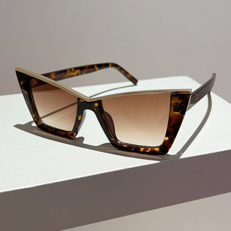 Katzenaugen-Sonnenbrille mit großem Gestell Sonnenschutzbrille