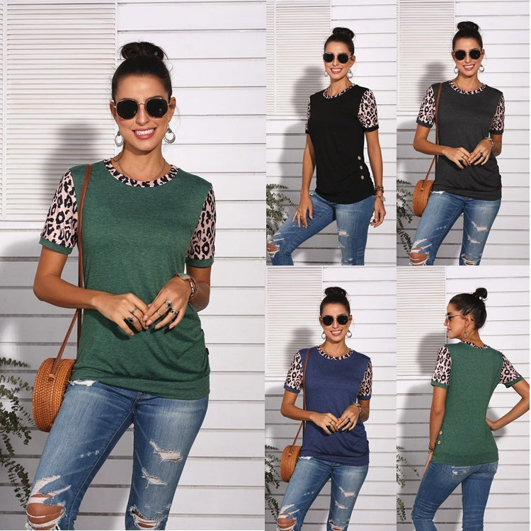 T-Shirt mit Rundhalsausschnitt und Leopardenmuster
