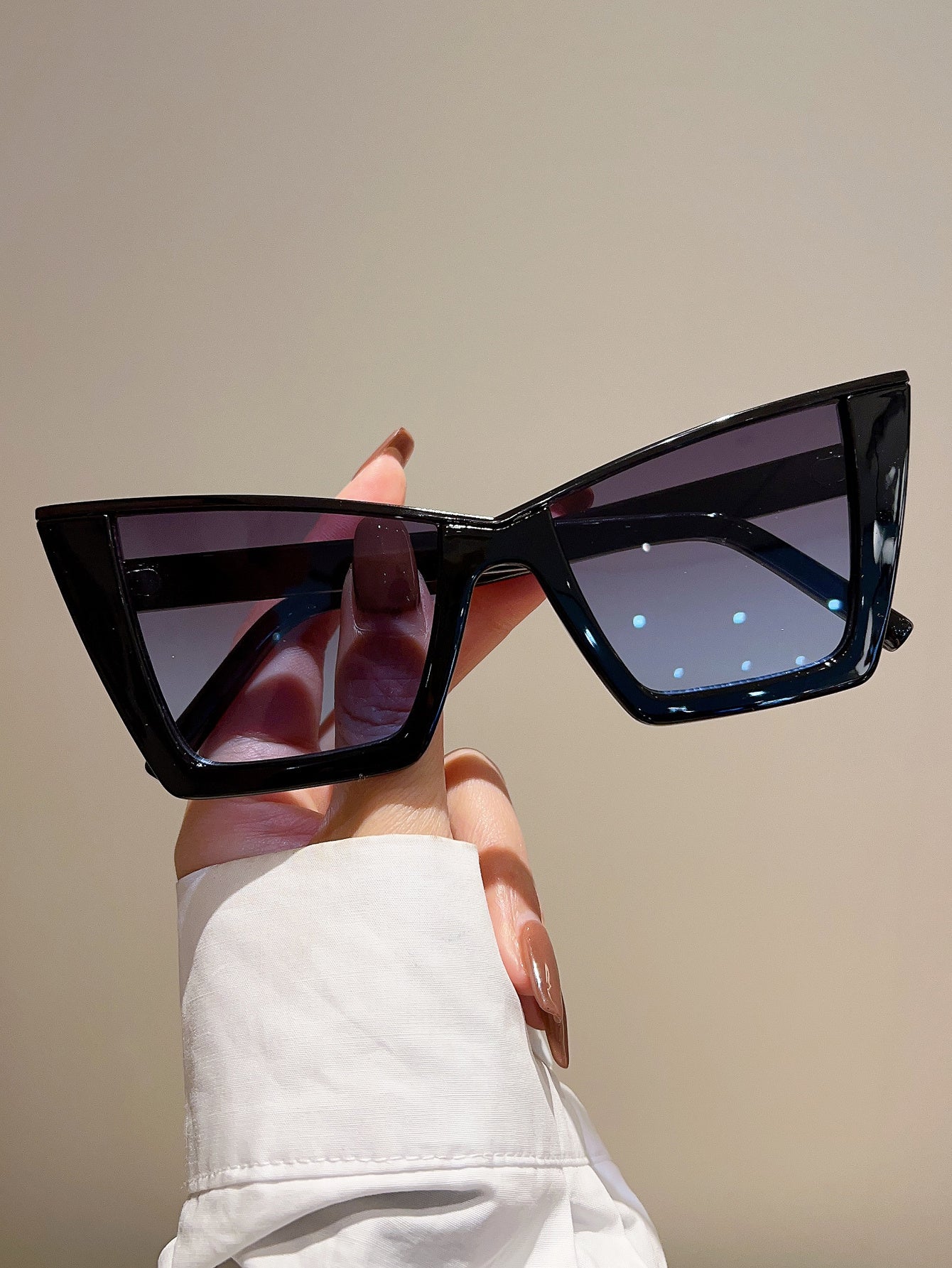 Katzenaugen-Sonnenbrille mit großem Gestell Sonnenschutzbrille