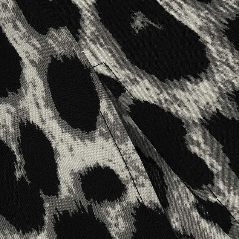Geschlitztes Kleid mit Leopardenmuster