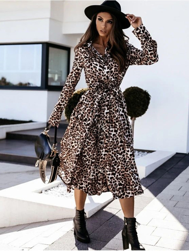 Langärmeliges Kleid mit Leopardenmuster