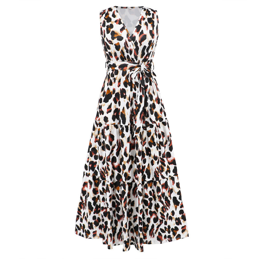 Schönes langes Kleid mit Leopardenmuster