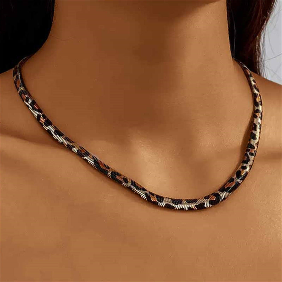 Fashionable Autumn And Winter New Women's Leopard Necklace
