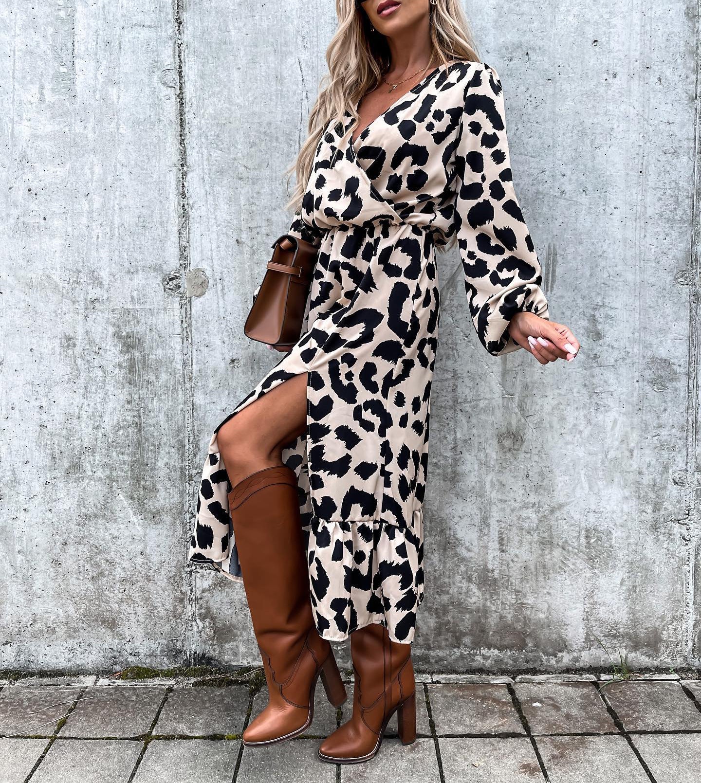 Frauensaison Leopardenmuster Langärmeliges Kleid mit Schlitz