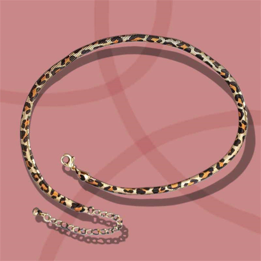 Fashionable Autumn And Winter New Women's Leopard Necklace