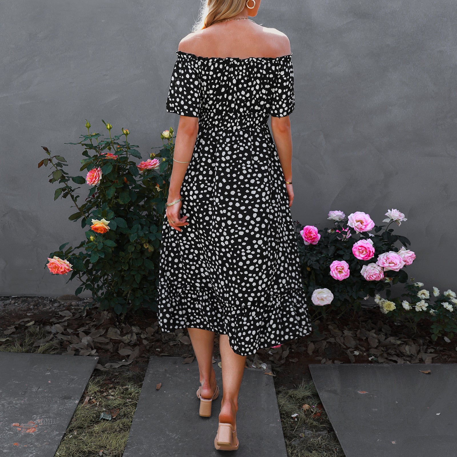 Kurzärmeliges schulterfreies Leopardenkleid für Damen